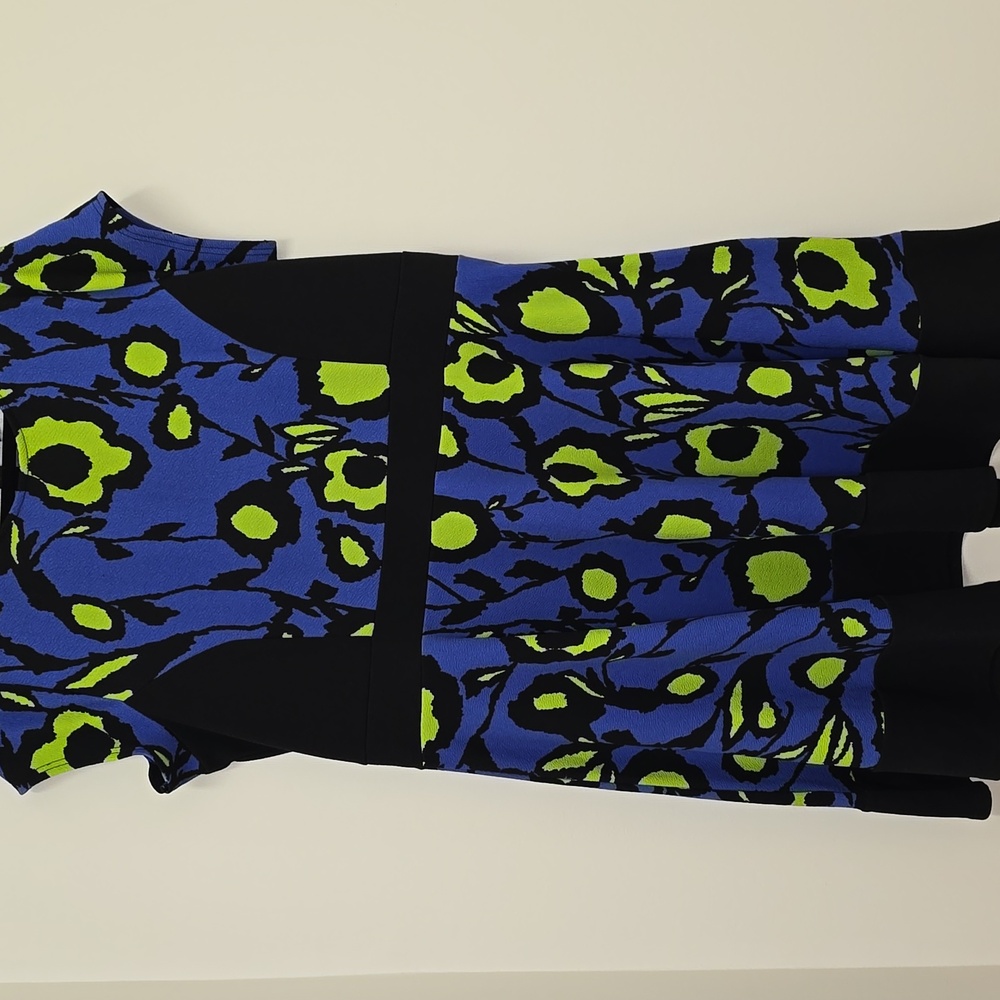 AX PARIS CURVE SIZE 22Floral Blue and Green Sleeveless Dress